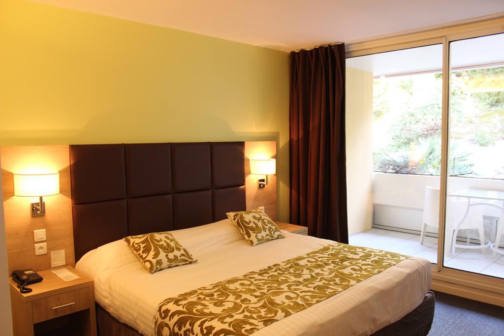 Royal Hotel