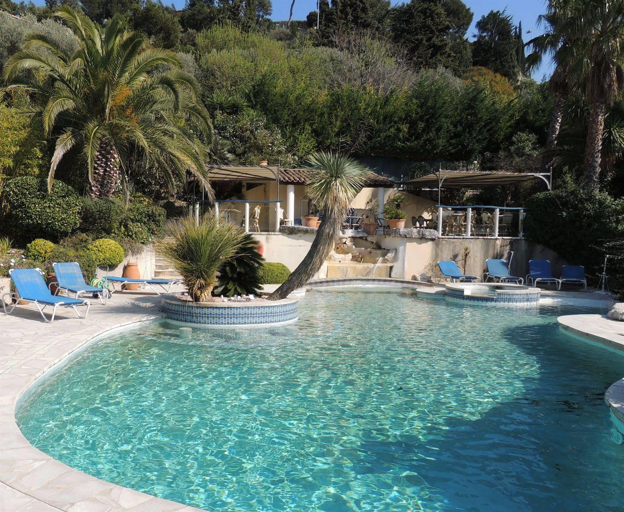 Royal Hotel 3*